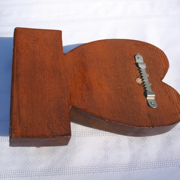 Heart Shaped Necklace Holder Wood Wall Rack Hooks Vintage Wall Hanging Decor - Picture 5 of 6